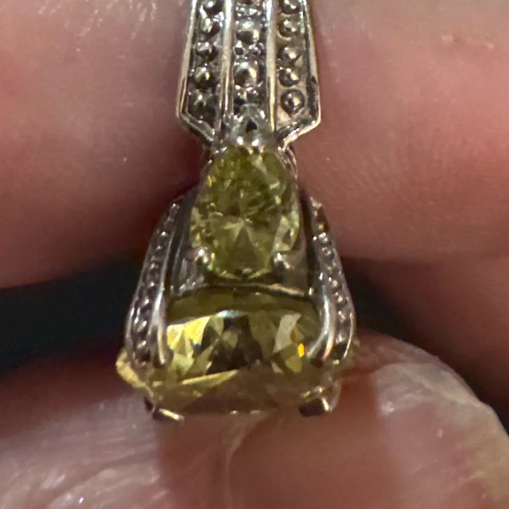 5ct Peridot Ring Rhodium Plated 925 Sterling Silver Pear Side Stones Size 7